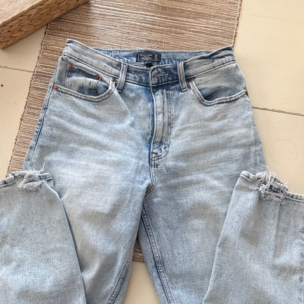 Abercrombie & Fitch mom jeans